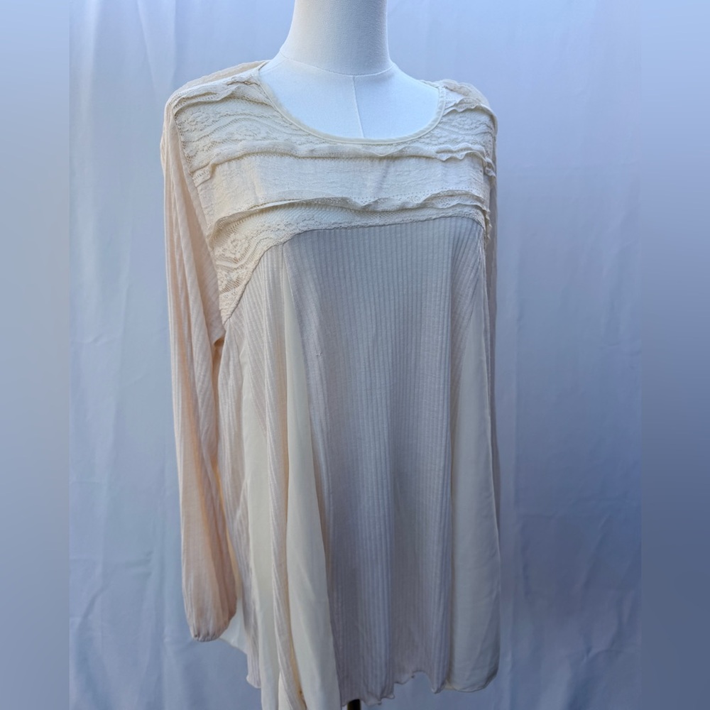 Gimmicks by BKE Romantic‎ Boho Cream Lace Detail Long Sleeve Top size large
